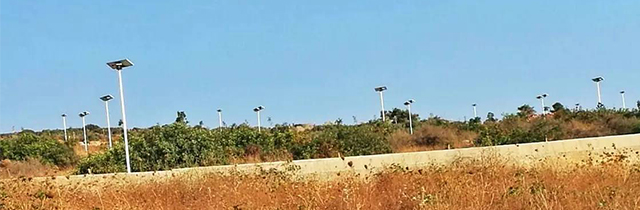 来自中国的光，照亮了中东海港的夜