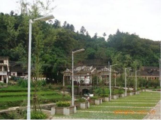 太阳能路灯的类型与应用案例