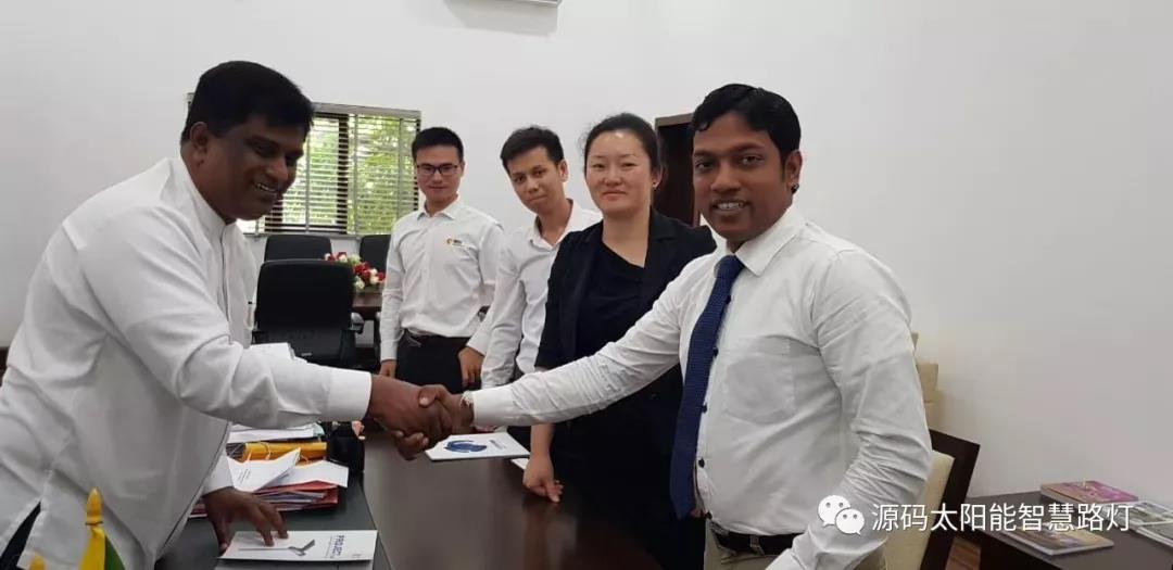 总统、发展局主席齐齐发声，源码火遍这个国家